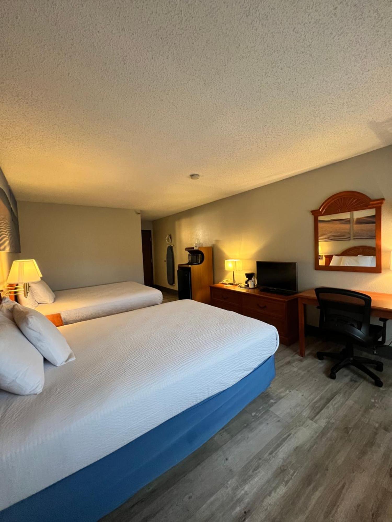 Antelope Inn & Suites Clearfield Exteriör bild
